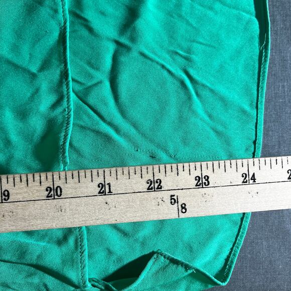 Milly Blouse Womens Small Green Silk Blend Short Sleeves V-Neck Hi-Low Casual - Picture 8 of 12